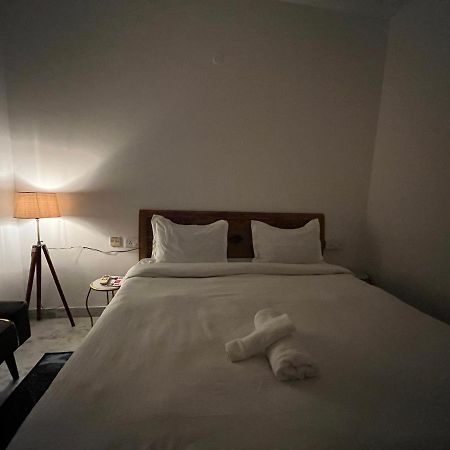 A Sleepy Fox Hostel นิวเดลี ภายนอก รูปภาพ