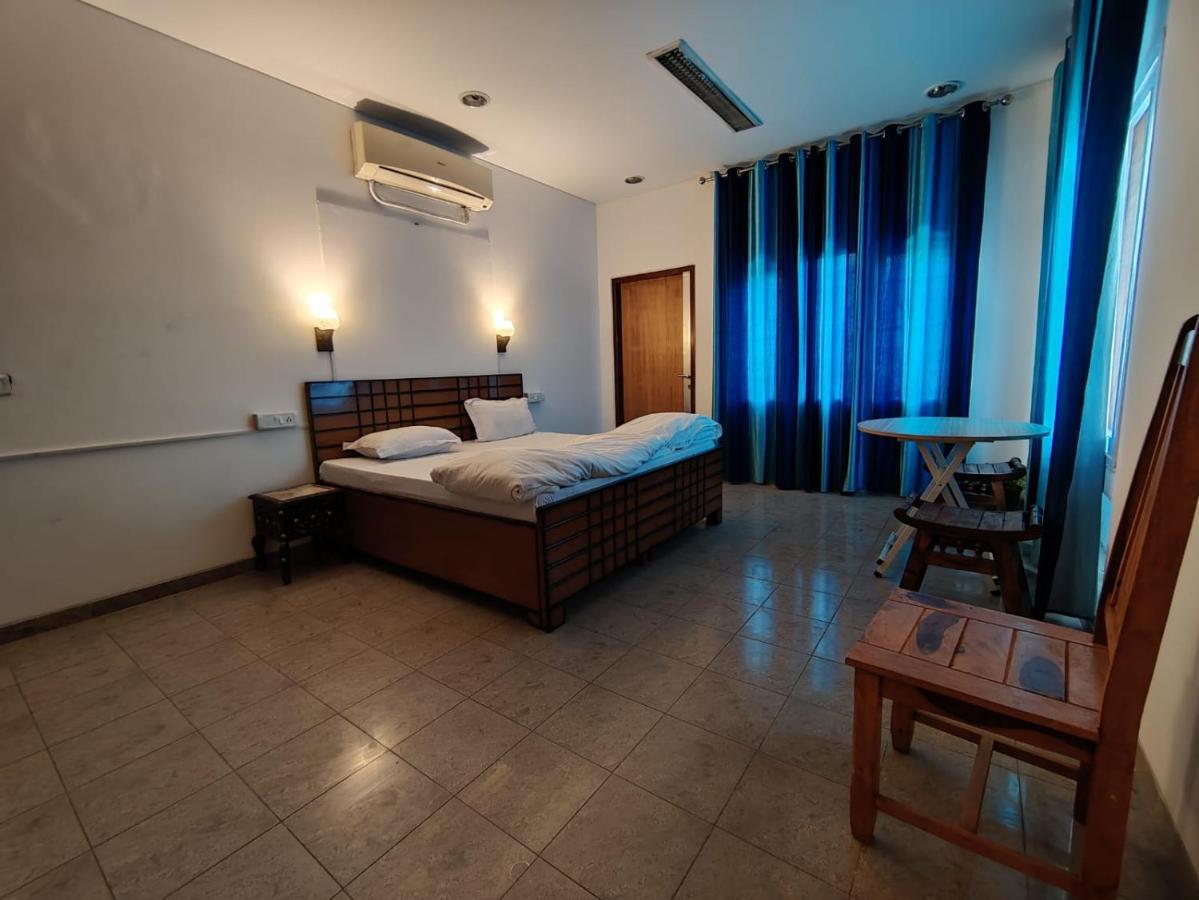 A Sleepy Fox Hostel นิวเดลี ภายนอก รูปภาพ
