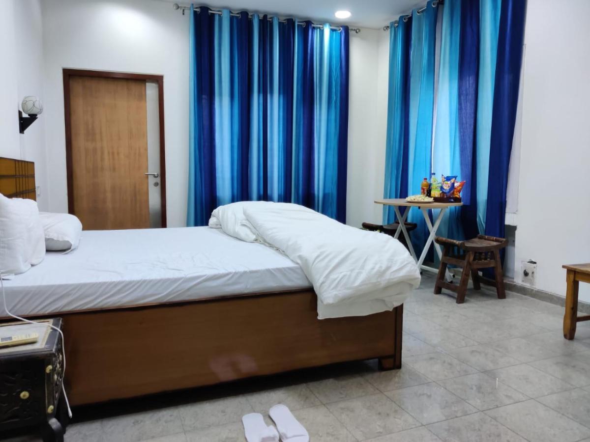 A Sleepy Fox Hostel นิวเดลี ภายนอก รูปภาพ