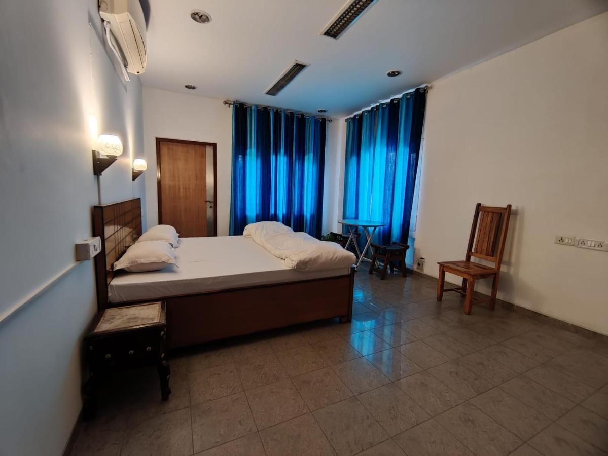 A Sleepy Fox Hostel นิวเดลี ภายนอก รูปภาพ