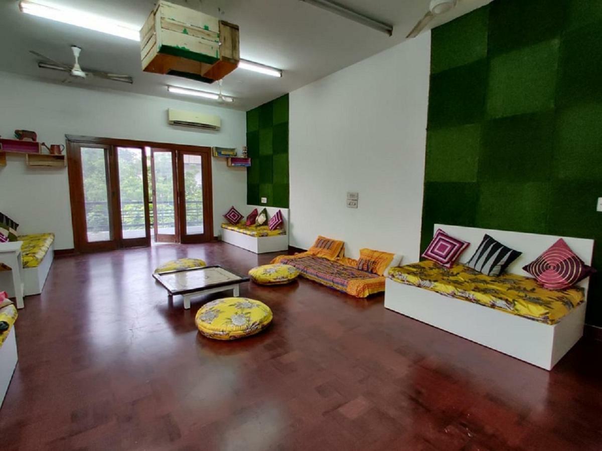 A Sleepy Fox Hostel นิวเดลี ภายนอก รูปภาพ