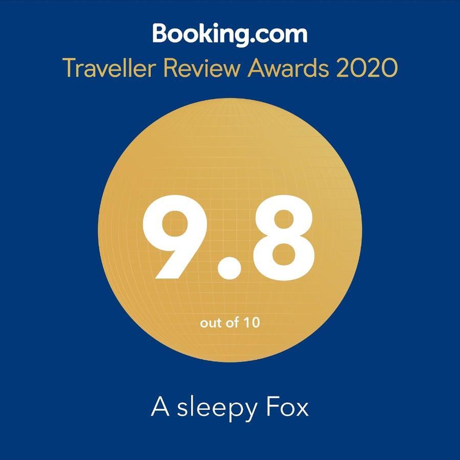 A Sleepy Fox Hostel นิวเดลี ภายนอก รูปภาพ